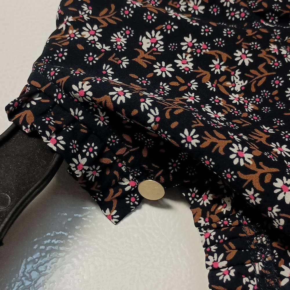 Ann Taylor Loft Beautiful Navy Blue Floral long sleeve. NEW with tags Size Large - Picture 8 of 9